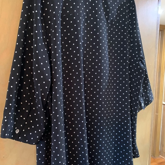 Plus size - Selling a black and white polka dot pull over top - excellent! - Picture 3 of 11